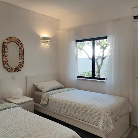 The Swallow's Rest House - Meia Apartment