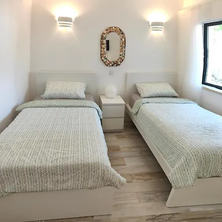 The Swallow's Rest House - Meia