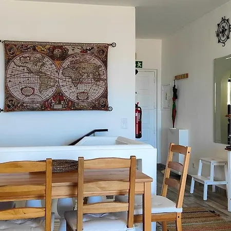 The Swallow's Rest House - Meia