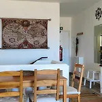 The Swallow's Rest House - Meia