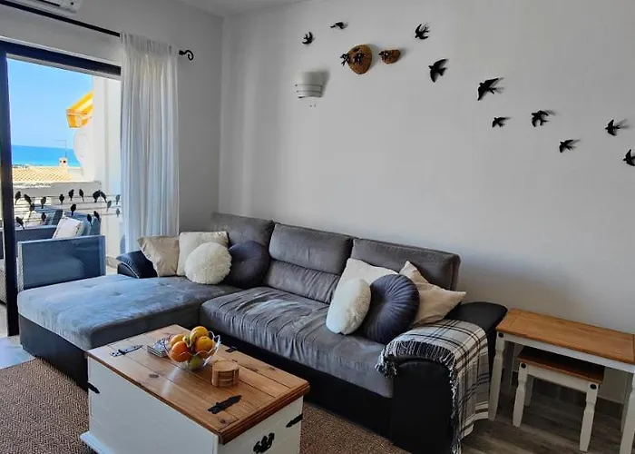 The Swallow's Rest House - Meia