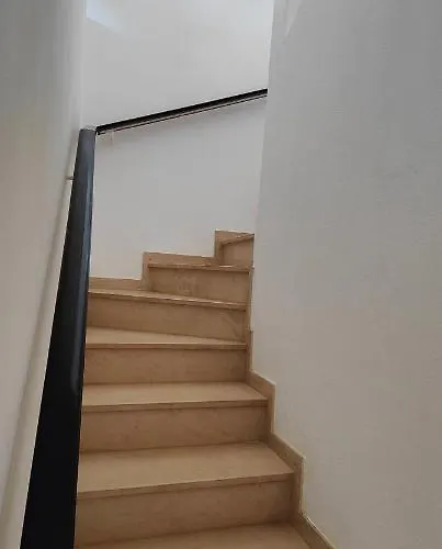 The Swallow's Rest House - Meia *