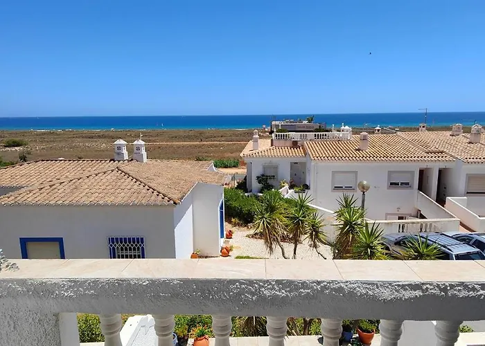 The Swallow's Rest House - Meia